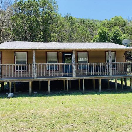 Riverstone Cabins Hotel Leakey Esterno foto
