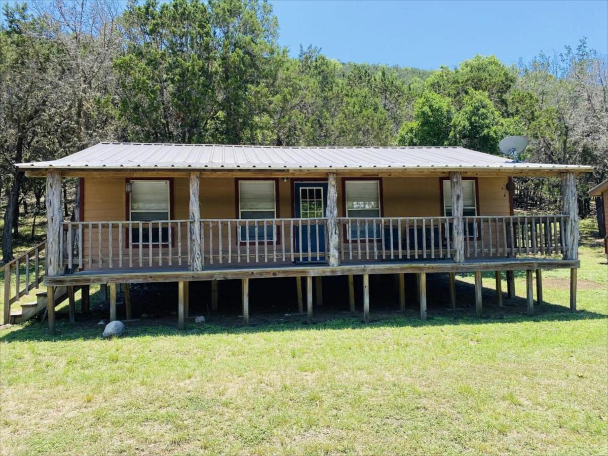 Riverstone Cabins Hotel Leakey Esterno foto