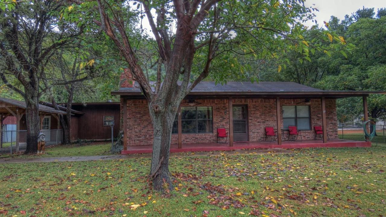 Riverstone Cabins Hotel Leakey Esterno foto