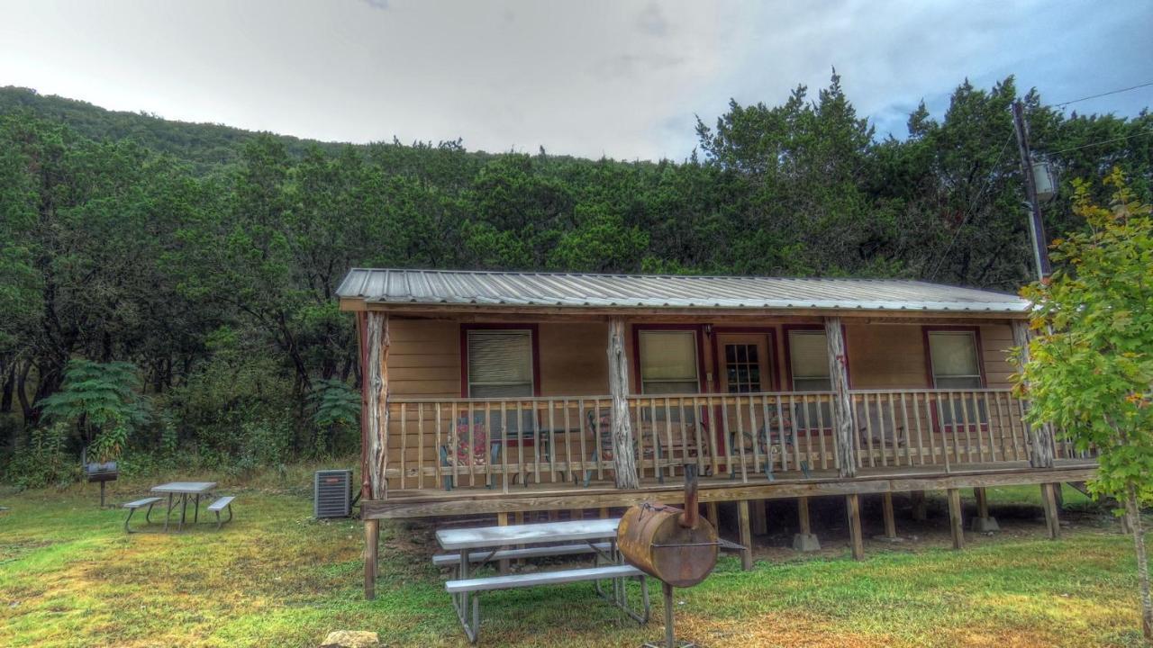 Riverstone Cabins Hotel Leakey Esterno foto