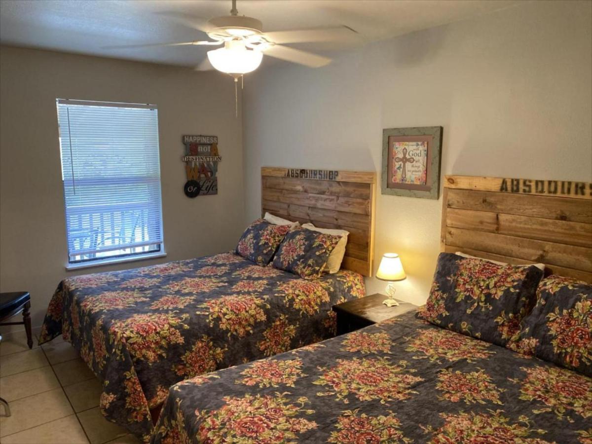 Riverstone Cabins Hotel Leakey Esterno foto